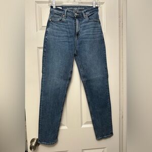 American Eagle Denim Jeans Mom Jean Style Stretch, Medium Blue Wash, Size 2 Reg